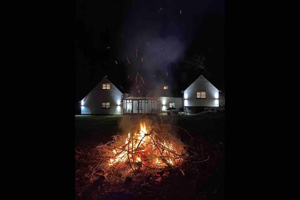 Bear Cottage, Tyn Y Cwm Eglwys-Fach Exterior photo